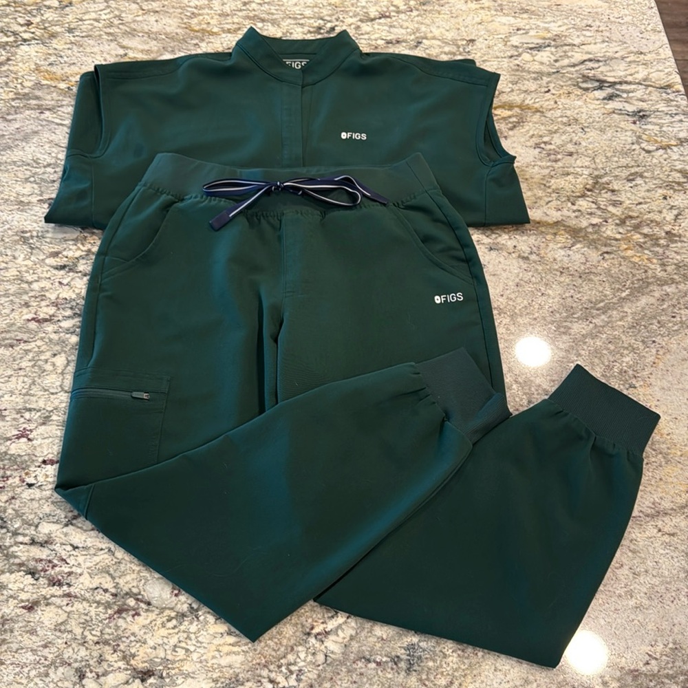 Women’s Figs scrubs